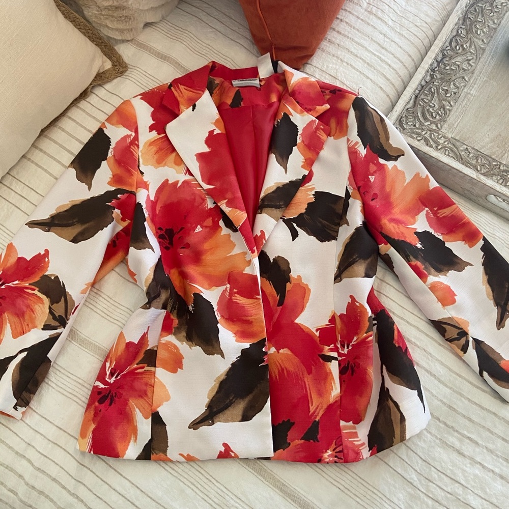 Like New Alfred Dunner Floral Blazer! Gorgeous! 😍